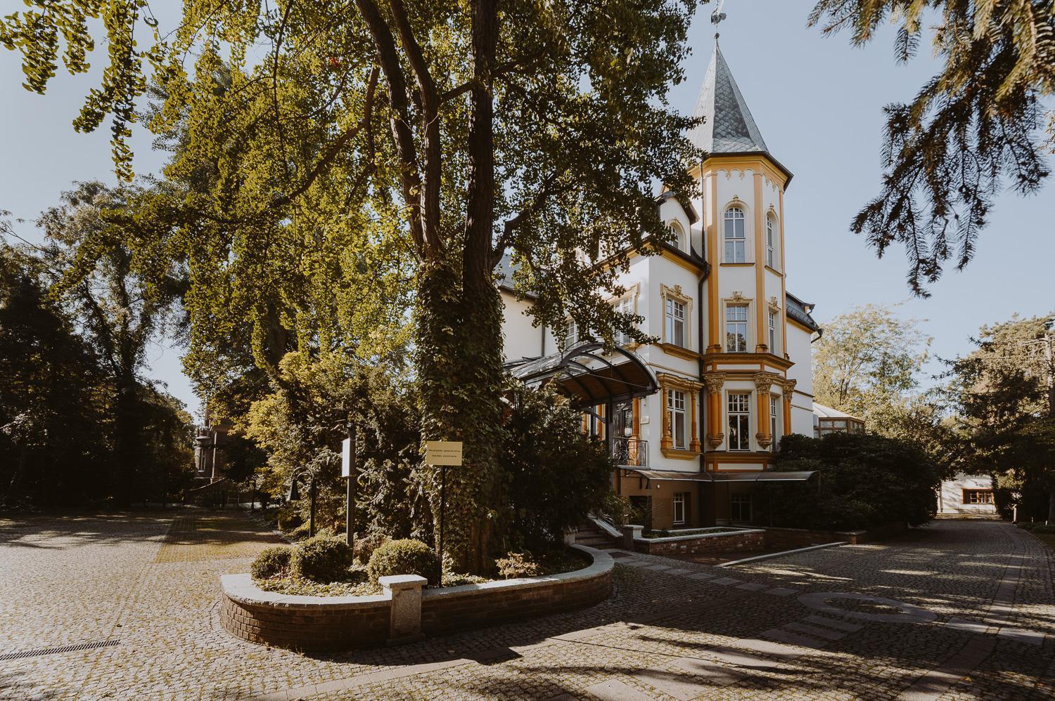 Grape Hotel Вроцлав Екстериор снимка